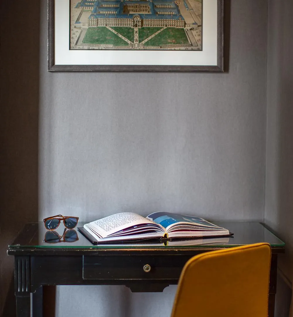 Louison Hotel Paris